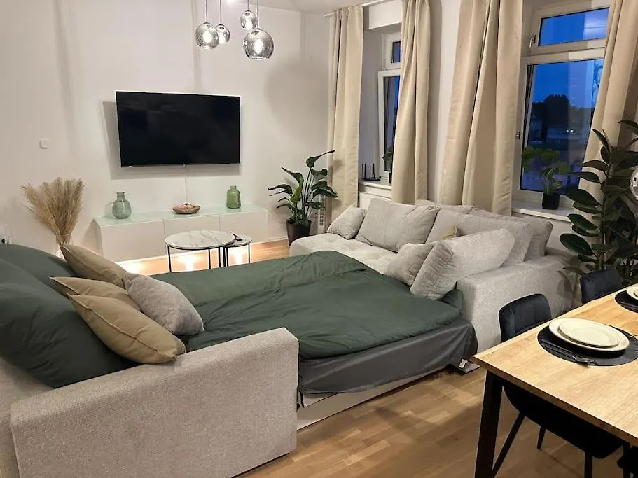 Luxus 2 Zimmer Apartment Mit Stellplatz Und Balkon Leipzig 0*,  Germany